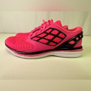 APL Joyride the original APL running shoe. Womens 8